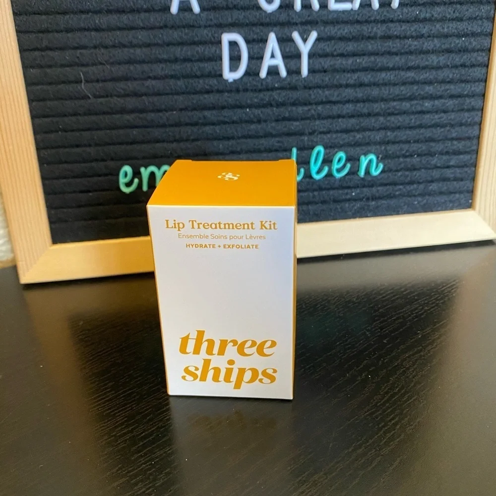 Three‎ ships lip treatment kit new